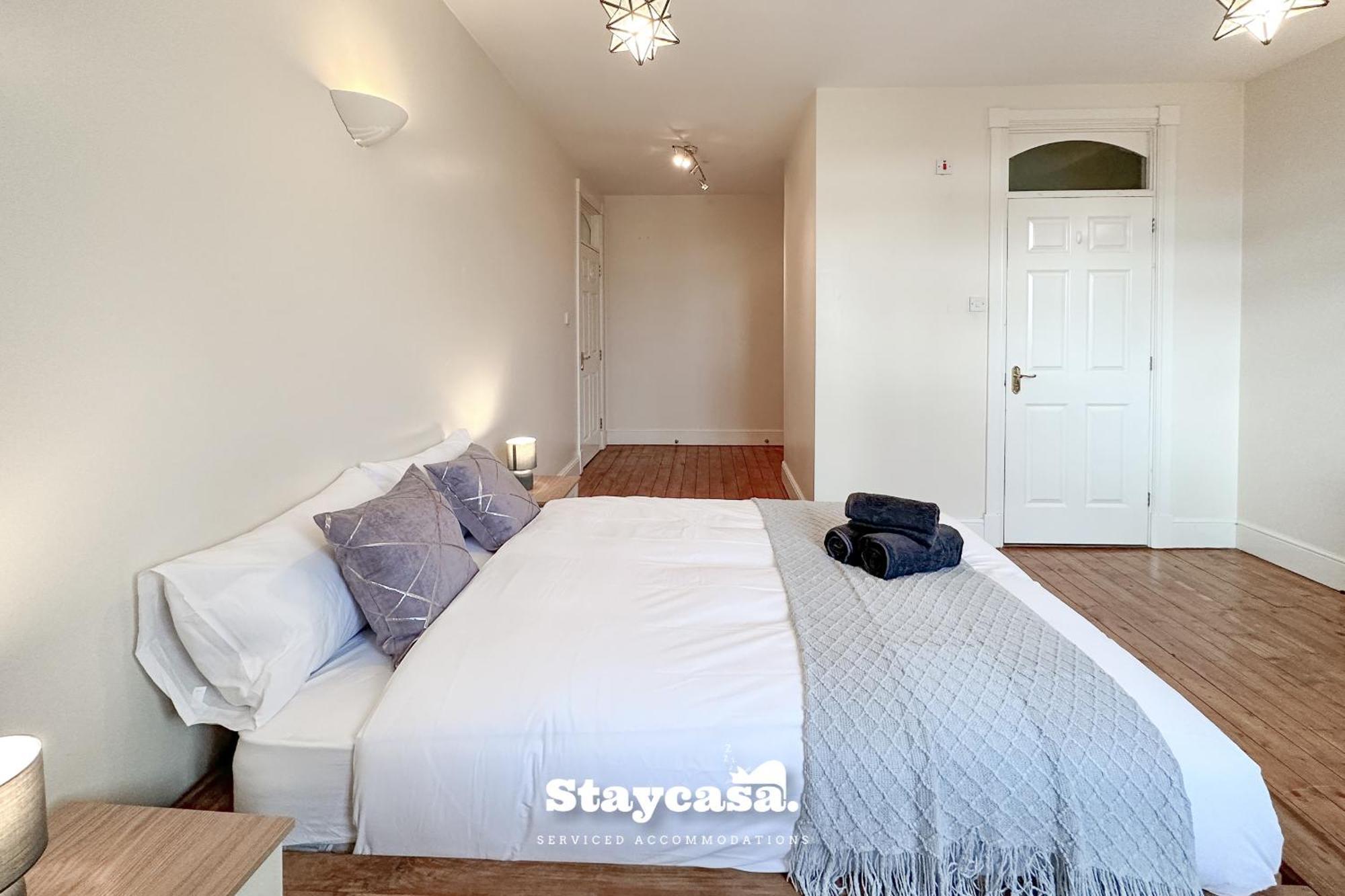 Carlton Co-living - Private Self-cater Manchester